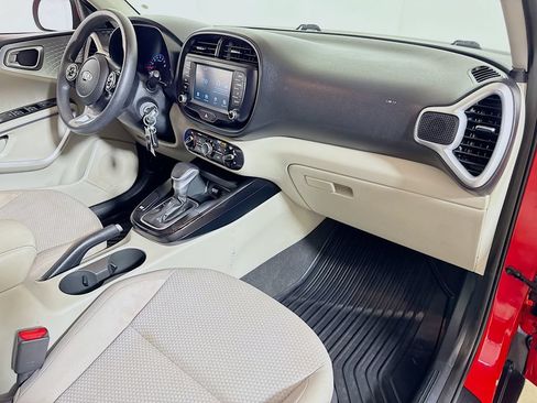 Used 2020 Kia Soul LX FWD image 24