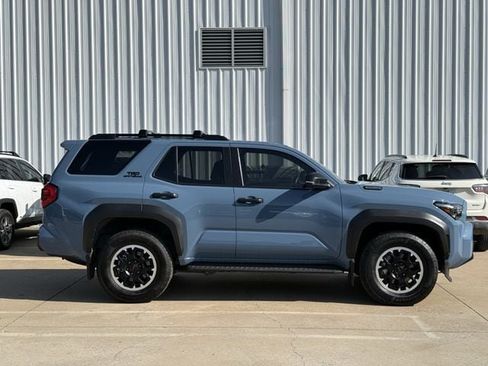 Used 2025 Toyota 4Runner TRD Off-Road Premium w/ Tow Technology Package AWD/4WD image 3
