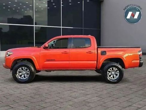Used 2018 Toyota Tacoma SR5 image 2
