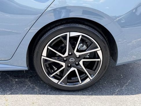 Certified 2024 Nissan Sentra SR w/ SR Premium Package FWD image 15