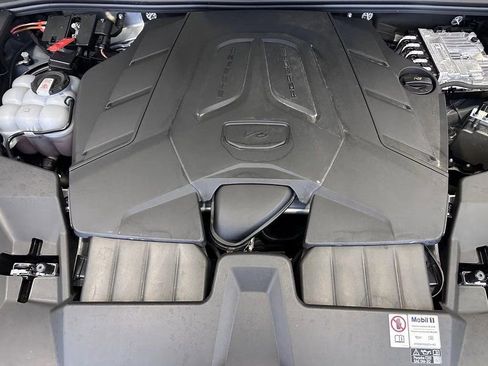 Used 2024 Porsche Cayenne Coupe image 26