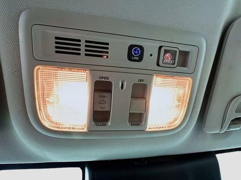 Used 2019 Honda Insight Touring image 20