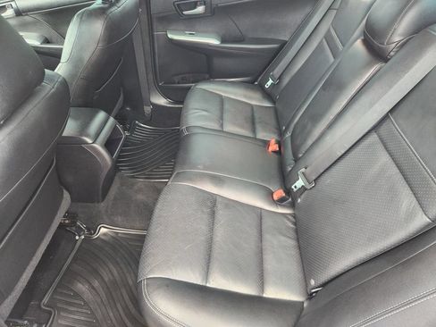 Used 2014 Toyota Camry SE w/ Moonroof Package FWD image 30