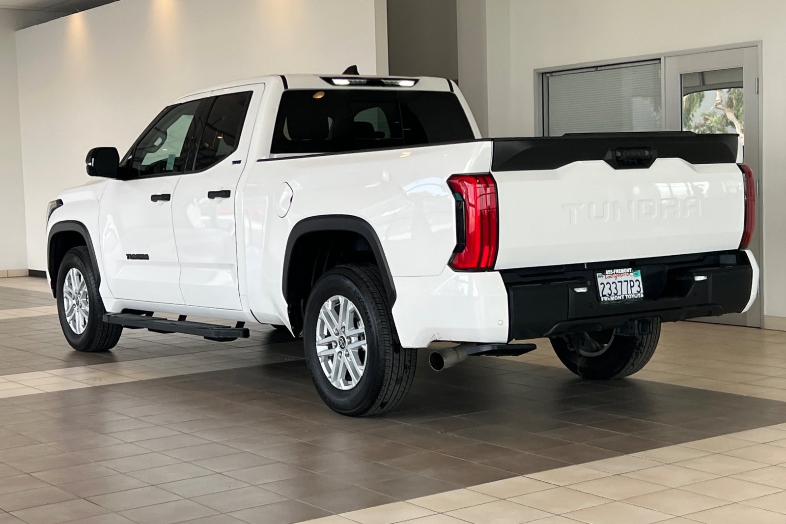 Used 2022 Toyota Tundra SR5 w/ SR5 Convenience Package RWD image 6