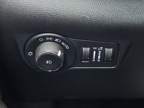Used 2025 Jeep Compass Limited AWD/4WD image 32