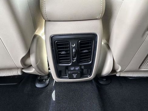 Used 2021 Jeep Grand Cherokee Limited image 11