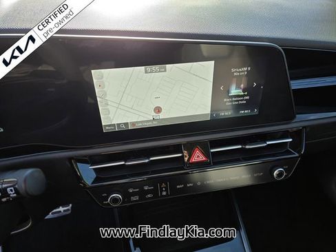 Certified 2025 Kia Niro SX Touring image 24