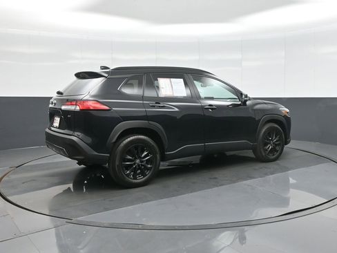 Certified 2024 Toyota Corolla Cross LE image 9