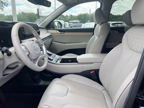 Used 2025 Hyundai Palisade Limited FWD image 2
