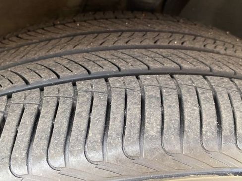 Used 2024 Nissan Pathfinder SL w/ SL Premium Package image 9