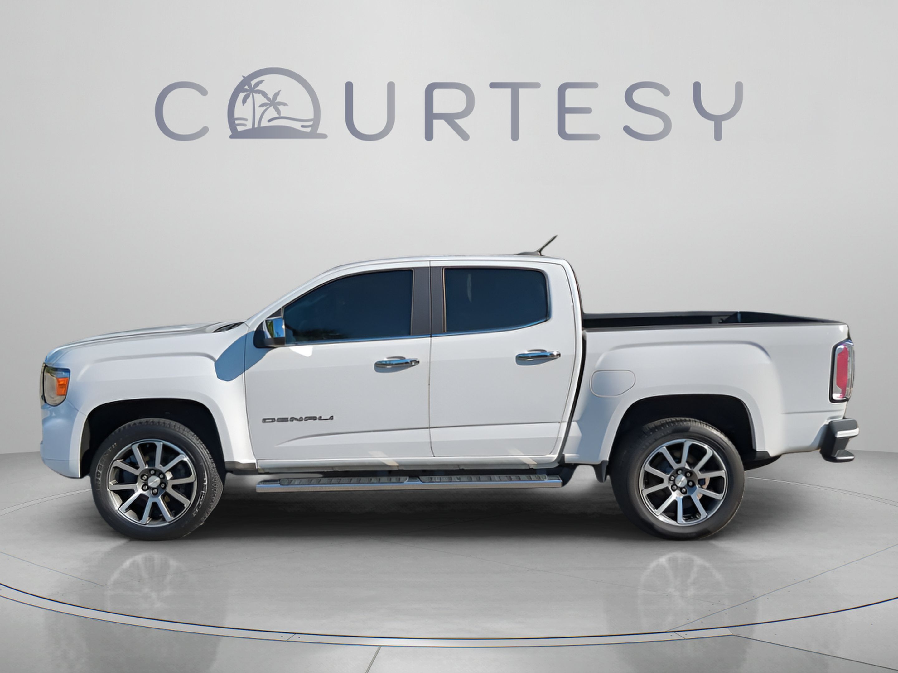 Used 2021 GMC Canyon Denali RWD image 4