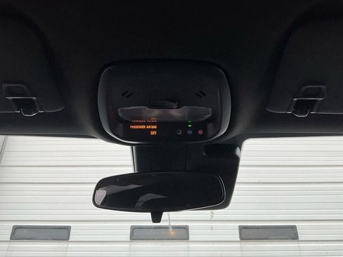 Used 2025 Buick Envista Sport Touring image 15