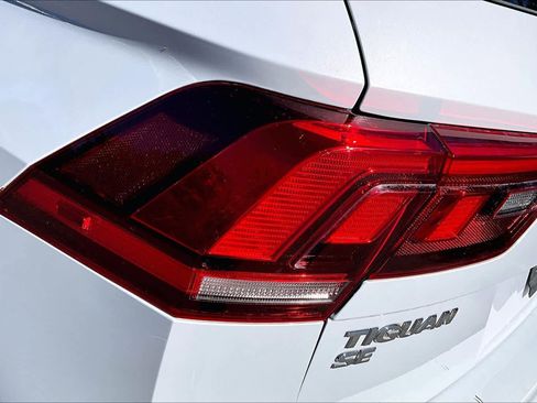 Used 2018 Volkswagen Tiguan SE image 30