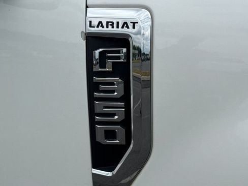 Used 2022 Ford F350 Lariat w/ Lariat Ultimate Package AWD/4WD image 18