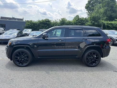Used 2018 Jeep Grand Cherokee Altitude AWD/4WD image 6