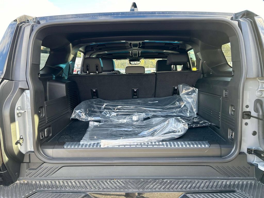 New 2024 GMC Hummer EV 2X w/ Extreme Off-Road Package AWD/4WD image 6