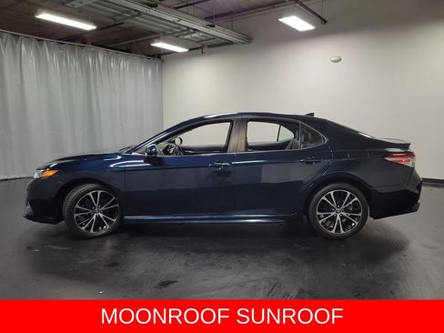 Used 2020 Toyota Camry SE FWD image 5