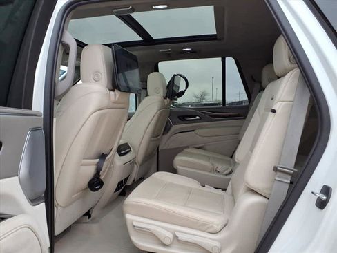 Used 2023 Cadillac Escalade Sport Platinum w/ LPO, ONYX Package image 11