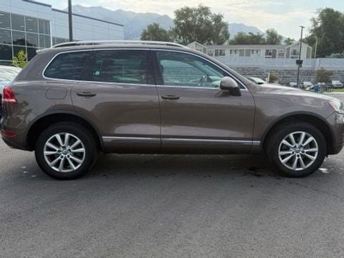 Used 2013 Volkswagen Touareg Sport AWD/4WD image 2