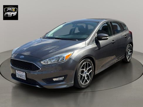 Used 2016 Ford Focus SE w/ SE Sport Package FWD image 1