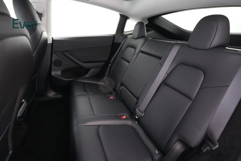 Used 2024 Tesla Model Y Long Range AWD/4WD image 24