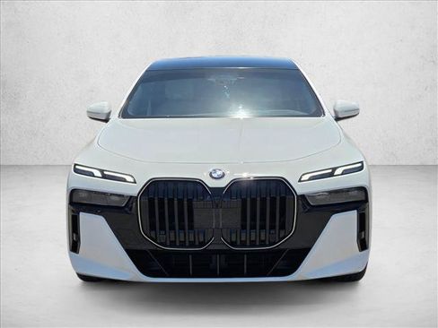 Used 2026 BMW 760i xDrive AWD/4WD image 2