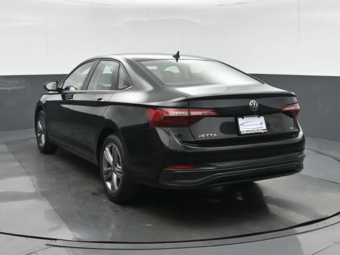 Used 2024 Volkswagen Jetta SE FWD image 5