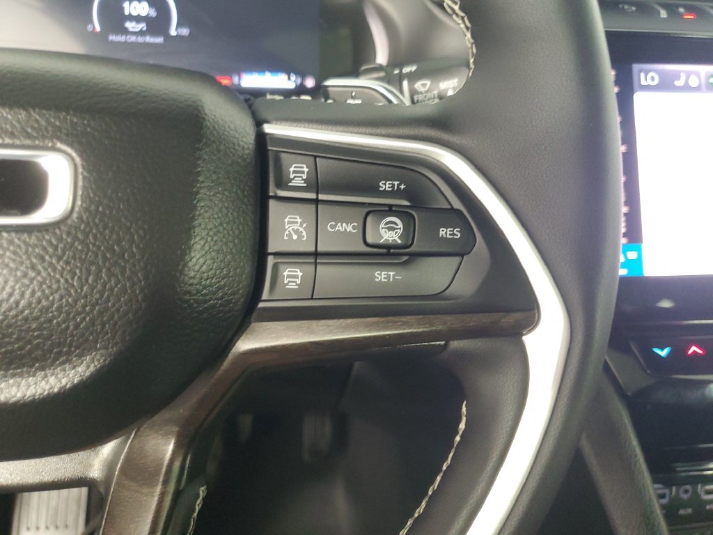 Used 2026 Jeep Grand Cherokee Limited AWD/4WD image 28