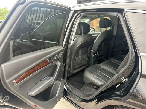Used 2019 Audi Q5 2.0T Premium Plus w/ Premium Plus Package AWD/4WD image 12