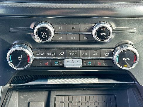 Used 2023 Ford F150 Limited image 16