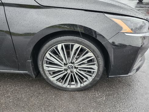 Used 2023 Nissan Altima 2.5 SL FWD image 11