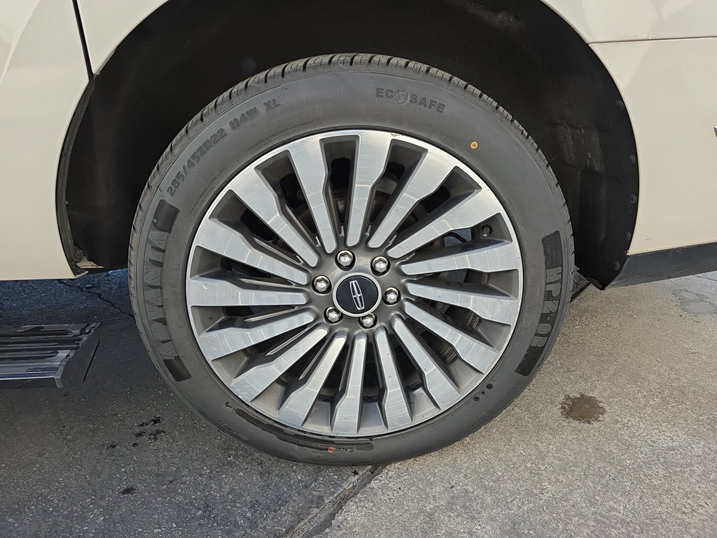 Used 2020 Lincoln Navigator L Reserve w/ Equipment Group 208A Reserve AWD/4WD image 29