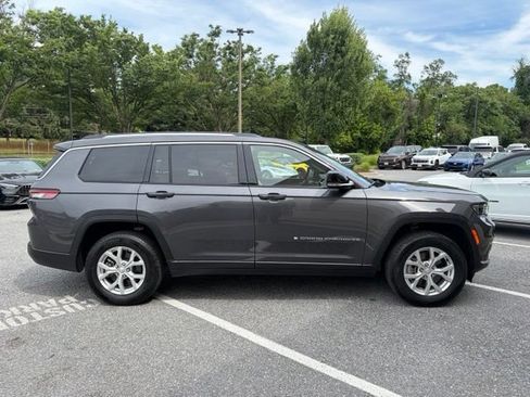 Used 2023 Jeep Grand Cherokee L Limited w/ Luxury Tech Group II AWD/4WD image 9
