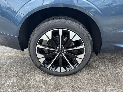 Certified 2026 Volvo XC60 B5 Plus w/ Climate Package AWD/4WD image 35