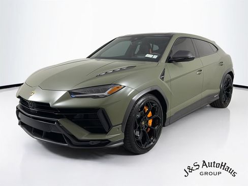 Used 2023 Lamborghini Urus Performante AWD/4WD image 3