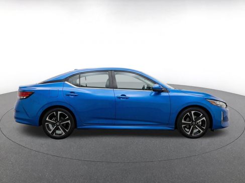 Used 2025 Nissan Sentra SV FWD image 10