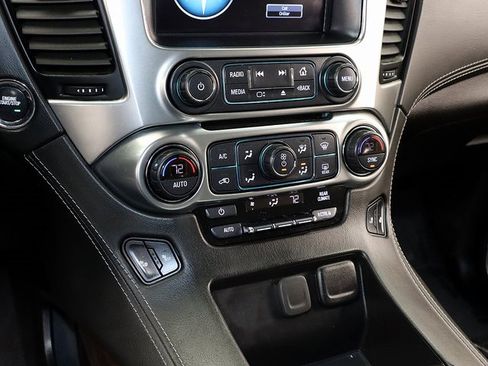 Used 2019 Chevrolet Tahoe LT w/ LT Signature Package image 21