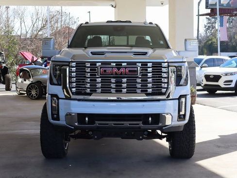Used 2026 GMC Sierra 2500 Denali w/ Denali Reserve Package image 9