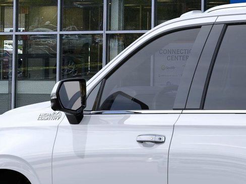 New 2026 Chevrolet Tahoe High Country AWD/4WD image 12