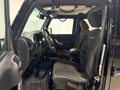 Used 2017 Jeep Wrangler Unlimited Sahara image 19