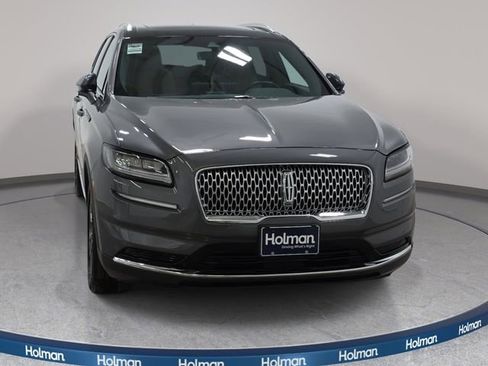 Used 2022 Lincoln Nautilus Reserve AWD/4WD image 2