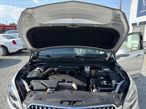 Used 2018 Buick Envision Essence image 27