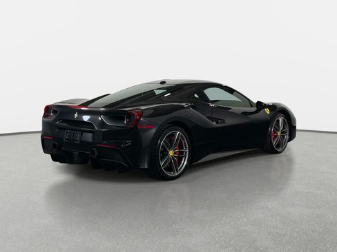 Used 2018 Ferrari 488 GTB RWD image 7