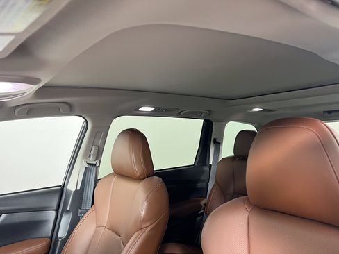 Used 2025 Subaru Ascent Touring AWD/4WD image 19