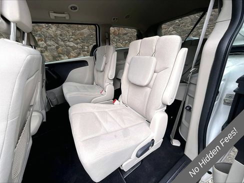 Used 2019 Dodge Grand Caravan SE w/ UConnect Hands-Free Group FWD image 20