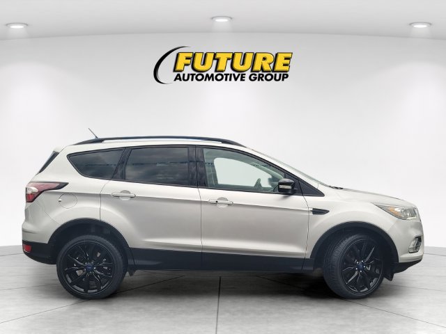 Used 2017 Ford Escape Titanium AWD/4WD image 3
