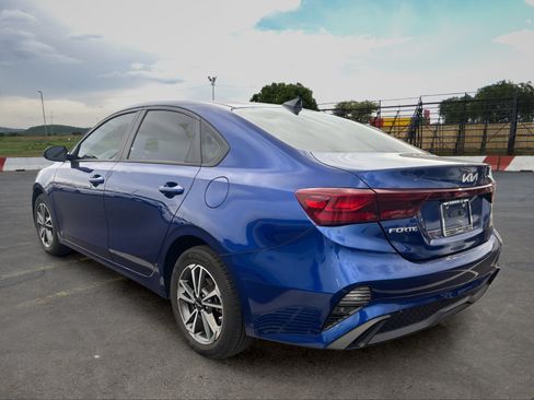 Certified 2023 Kia Forte LXS w/ LXS Technology Package FWD image 4