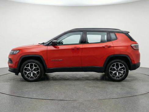 Used 2025 Jeep Compass Limited image 5