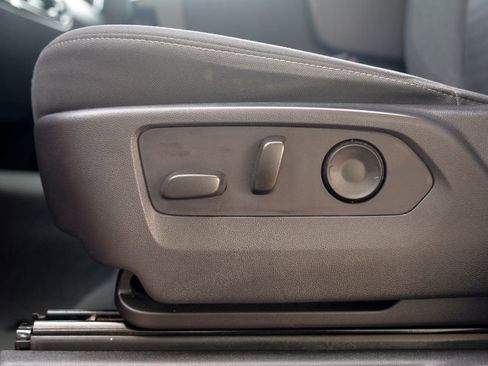 Used 2023 Chevrolet Silverado 1500 LT image 16