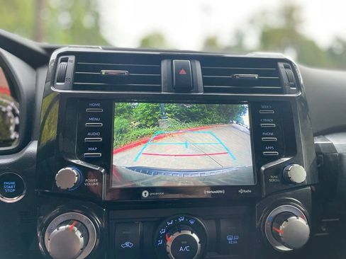 Used 2022 Toyota 4Runner TRD Off-Road Premium AWD/4WD image 21